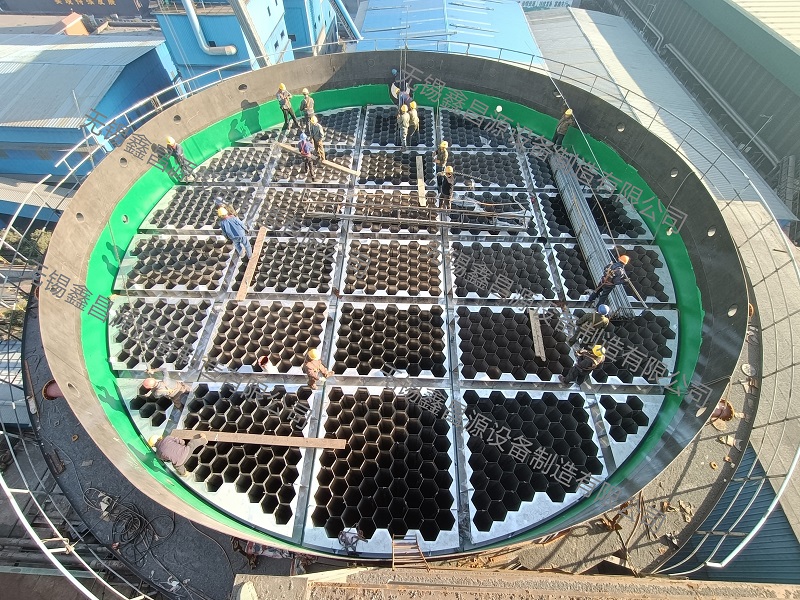 1658730280854025.jpg 湿电除尘器安装现场1.jpg